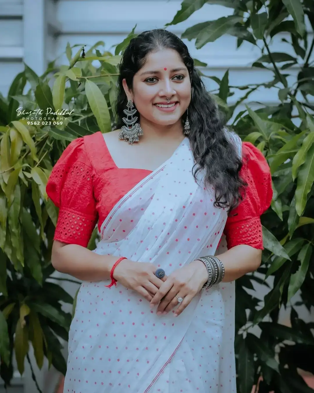 Anumol in White Saree Red Blouse